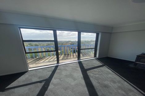 Photo of property in 579 East Coast Road, Browns Bay, Auckland, 0630