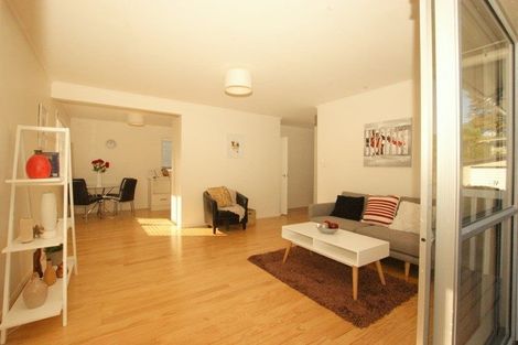 Photo of property in 9 Barnfield Place, Glendene, Auckland, 0602