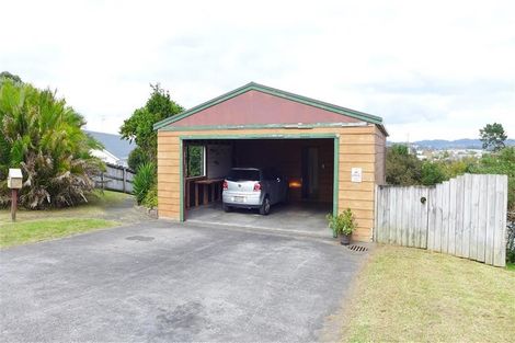Photo of property in 25 Miriam Corban Heights, Henderson, Auckland, 0612