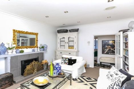 Photo of property in 11 Waimea Street, Westown, New Plymouth, 4310