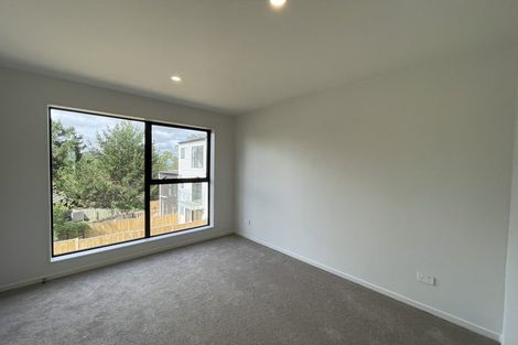 Photo of property in 2/105 Hobsonville Road, West Harbour, Auckland, 0618