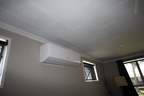 Photo of property in 12 Raglan Avenue, Cloverlea, Palmerston North, 4412