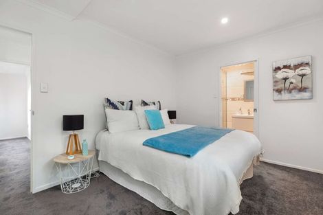 Photo of property in 12 San Casello Rise, Henderson, Auckland, 0612