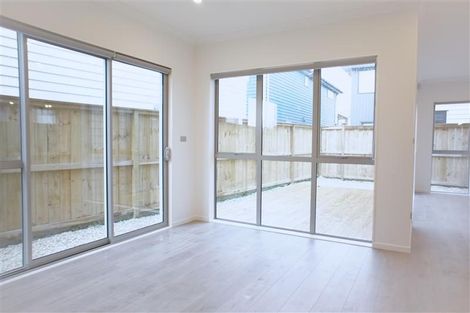 Photo of property in 3 Silvereye Road, Hobsonville, Auckland, 0616