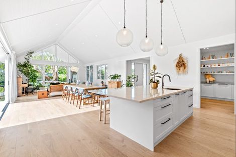 Photo of property in 12 Sandpiper Avenue, Point Wells, 0986