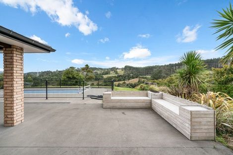 Photo of property in 165b Oraha Road, Kumeu, 0892
