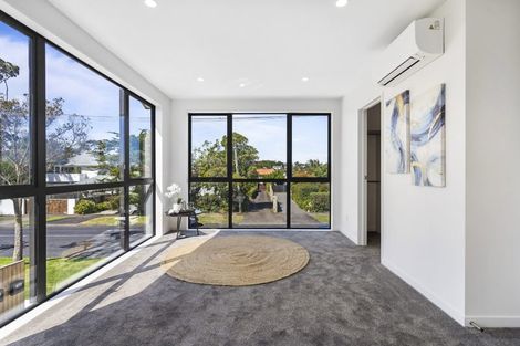 Photo of property in 24a Tamaki Bay Drive, Pakuranga, Auckland, 2010