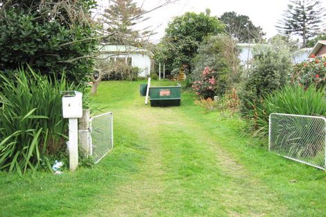 Photo of property in 4 Toroa Road, Otaihanga, Paraparaumu, 5036