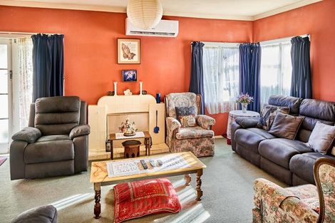 Photo of property in 4 Cambridge Street, Tawa, Wellington, 5028