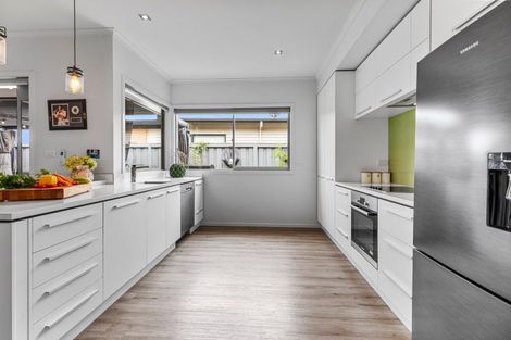 Photo of property in 21 Lakeview Quay, Pyes Pa, Tauranga, 3112