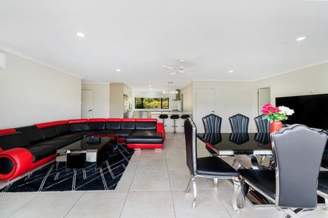 Photo of property in 165b Oraha Road, Kumeu, 0892