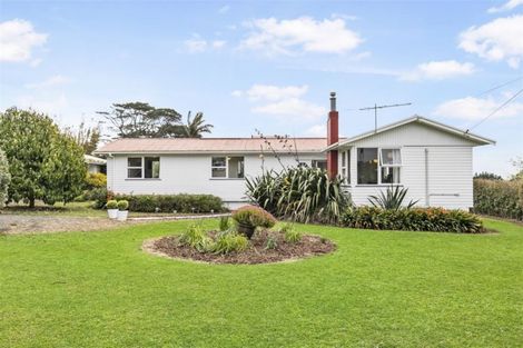 Photo of property in 102 Taiapa Road, Muriwai, Waimauku, 0881