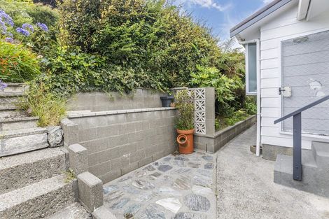 Photo of property in 15 Fyvie Avenue, Tawa, Wellington, 5028