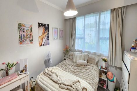Photo of property in 2 Hood Place, Spotswood, New Plymouth, 4310