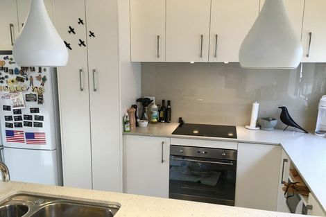 Photo of property in 29d Eastview Road, Glen Innes, Auckland, 1072