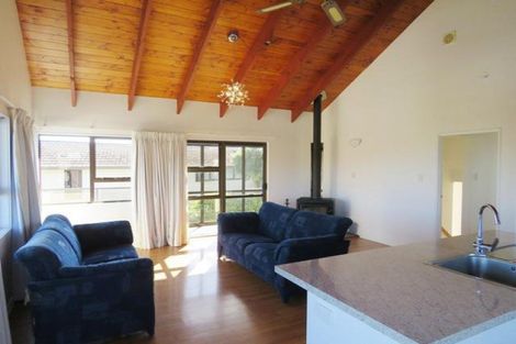 Photo of property in 19 Kellyville Heights, Merrilands, New Plymouth, 4312