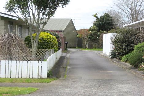 Photo of property in 13b John Guthrie Place, Merrilands, New Plymouth, 4312