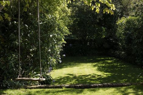 Photo of property in 165 Karori Road, Karori, Wellington, 6012