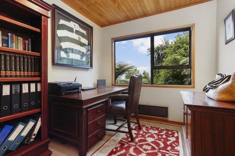 Photo of property in 280 Shaw Road, Titirangi, Auckland, 0604