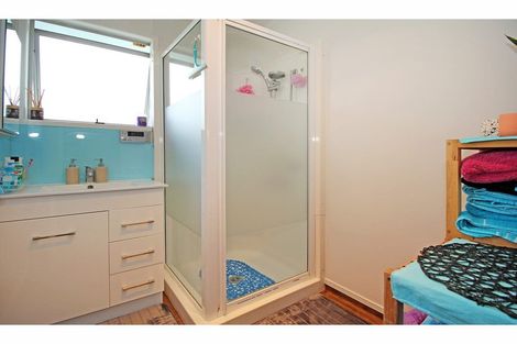 Photo of property in 130 Mahia Road, Wattle Downs, Auckland, 2103