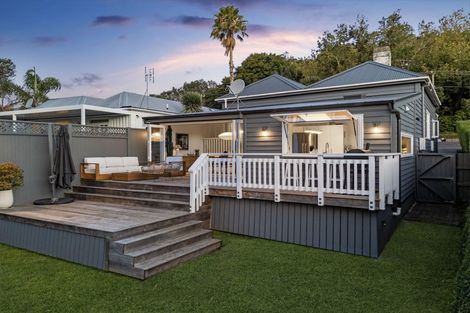 Photo of property in 15 Albert Road, Devonport, Auckland, 0624