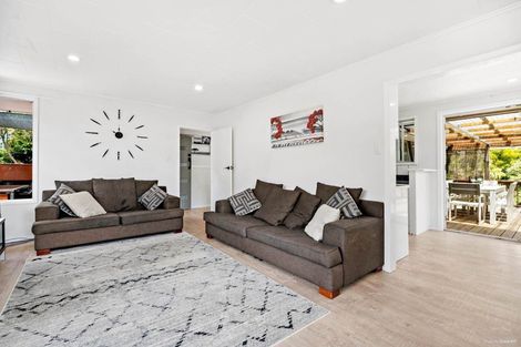 Photo of property in 77 Brian Crescent, Stanmore Bay, Whangaparaoa, 0932