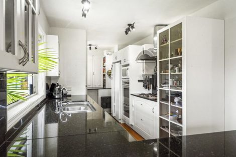 Photo of property in 7 Parakai Avenue, Parakai, 0830