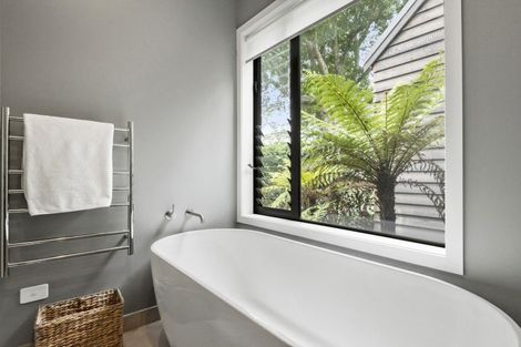 Photo of property in 162 Monument Road, Clevedon, Papakura, 2582