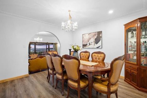 Photo of property in 37 Santa Monica Place, Goodwood Heights, Auckland, 2105