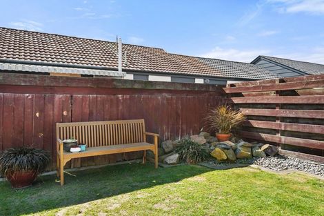 Photo of property in 2/12 Shannon Place, Belfast, Christchurch, 8051