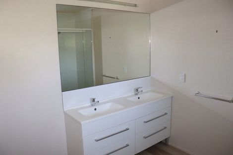 Photo of property in 232 Vipond Road, Stanmore Bay, Whangaparaoa, 0932