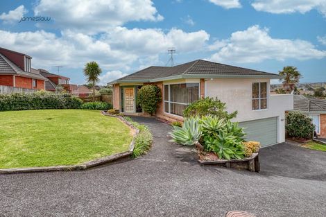 Photo of property in 1/17 Cambric Place, Botany Downs, Auckland, 2010