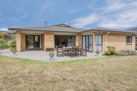 Photo of property in 12 Datum Way, Paraparaumu, 5032