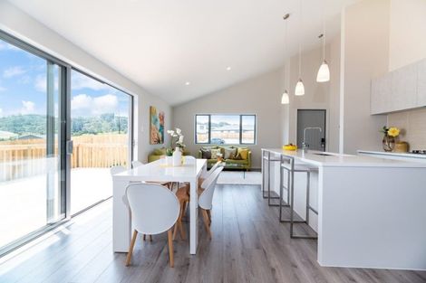 Photo of property in 4 Piccolo Court, Kumeu, 0810