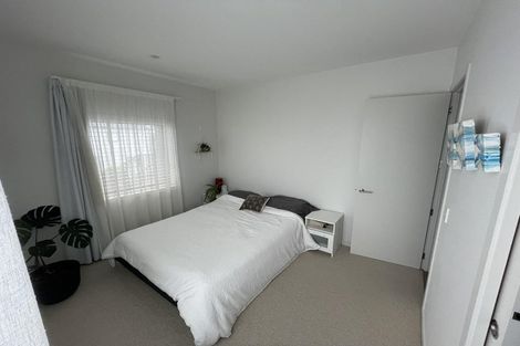 Photo of property in 9/1 Genevieve Lane, Hobsonville, Auckland, 0616