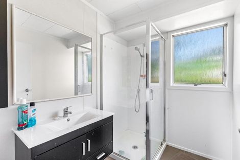 Photo of property in 60 Forest Hill Road, Henderson, Auckland, 0612