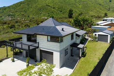 Photo of property in 108 Moana View Road, Waikawa, Picton, 7220