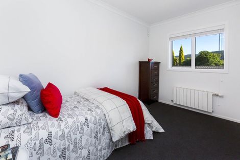 Photo of property in 16 Comeskey Grove, Elderslea, Upper Hutt, 5018