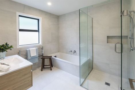 Photo of property in 73 Moncks Spur Road, Redcliffs, Christchurch, 8081