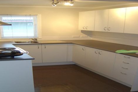 Photo of property in 8 Waiari Road, Conifer Grove, Takanini, 2112