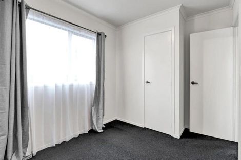 Photo of property in 15b Queens Road, Glen Avon, New Plymouth, 4312