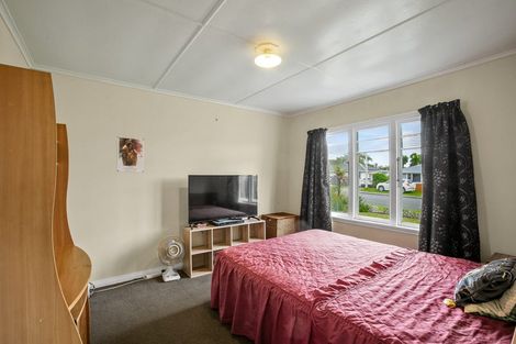 Photo of property in 155 Seaview Road, Westown, New Plymouth, 4310