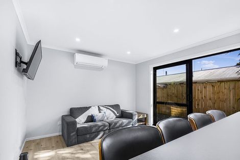 Photo of property in 67d Divich Avenue, Te Atatu South, Auckland, 0610