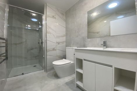 Photo of property in 13b Serjeant Street, Henderson, Auckland, 0612