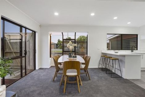 Photo of property in 1/81 Carlisle Road, Torbay, Auckland, 0632