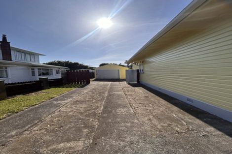 Photo of property in 2 Cambridge Street, Gonville, Whanganui, 4501
