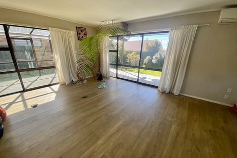 Photo of property in 1/38 Takapu Street, Henderson, Auckland, 0612