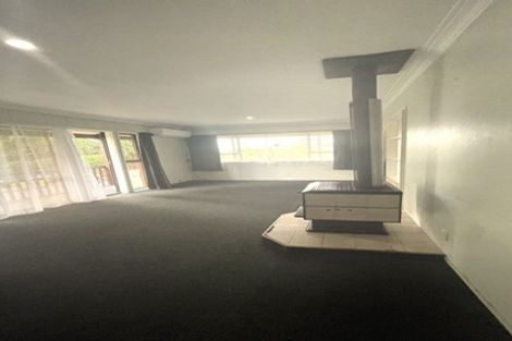 Photo of property in 35 Kirby Street, Glendene, Auckland, 0602