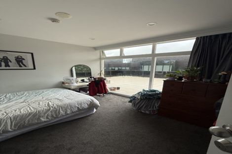 Photo of property in 70 Kelburn Parade, Kelburn, Wellington, 6012