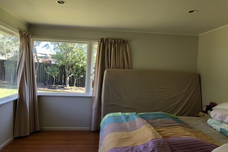 Photo of property in 4 La Trobe Street, Pakuranga Heights, Auckland, 2010